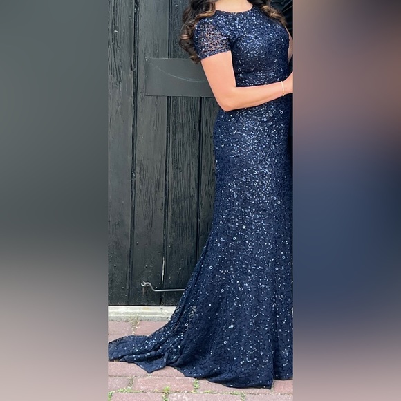 Adrianna Papell Short Sleeve Dress Size 2Petite - Picture 2 of 10